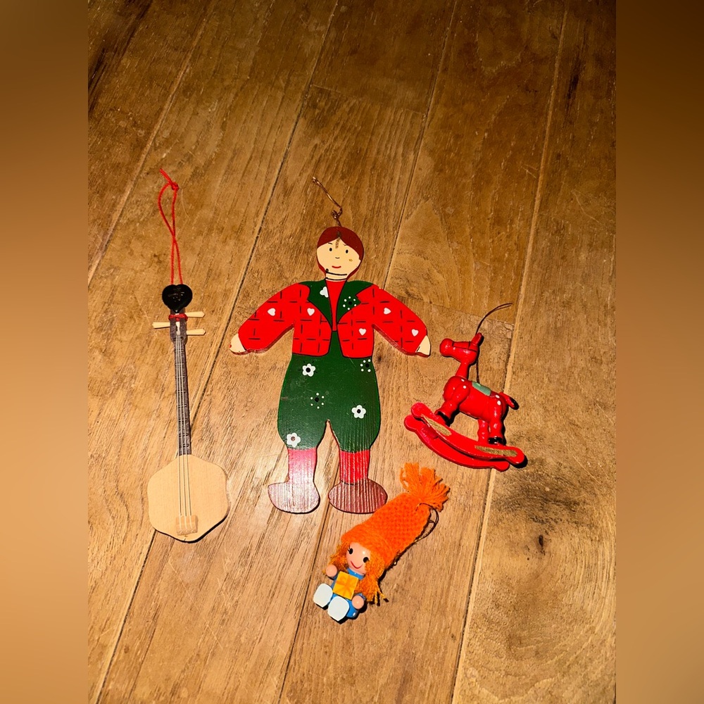 Vintage Festive Wooden Ornament Set